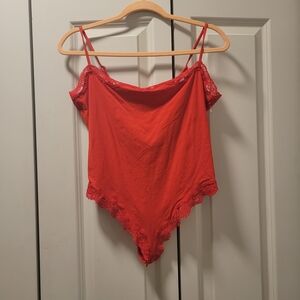 SKIMS Fits Everybody Lace Cami Bodysuit